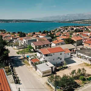  Appartement Apartman Melita